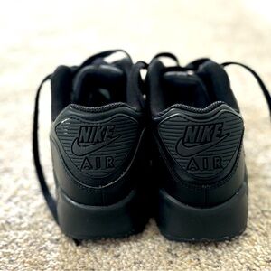 Nike Air all black youth 5.5